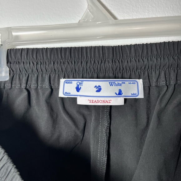 Off White Men’s Shorts - Picture 6 of 9